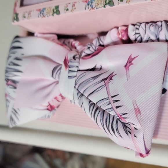 MAKE-UP HEADBAND & SHOWER CAP SET - Picture 2 of 5